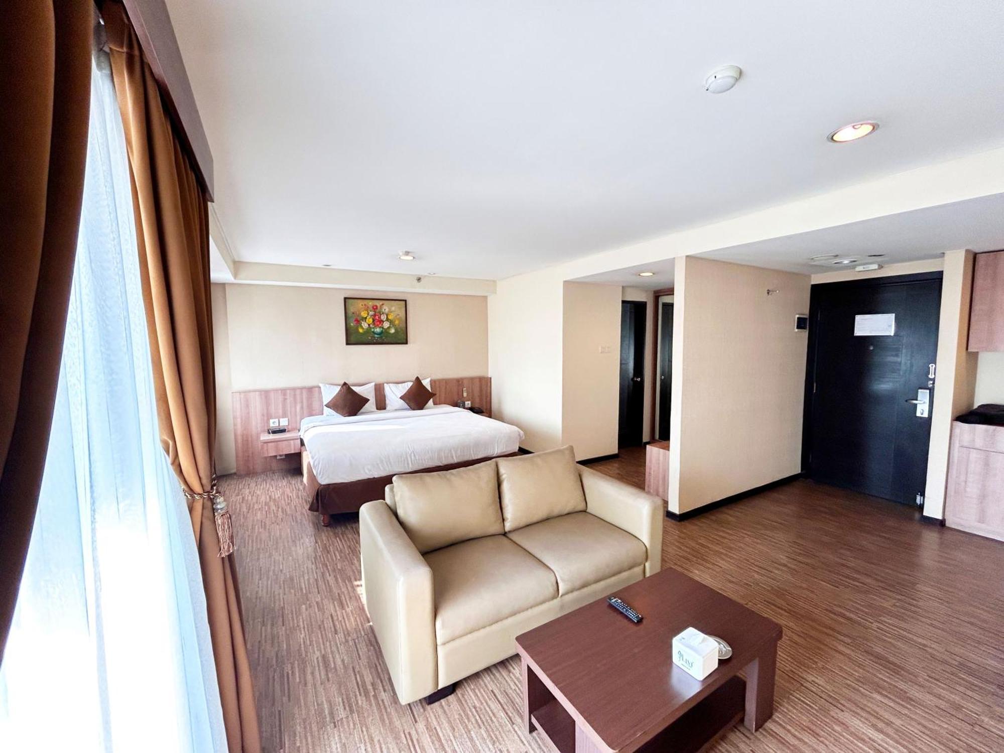 Nemuru Grand Serpong Panunggangah Luaran gambar
