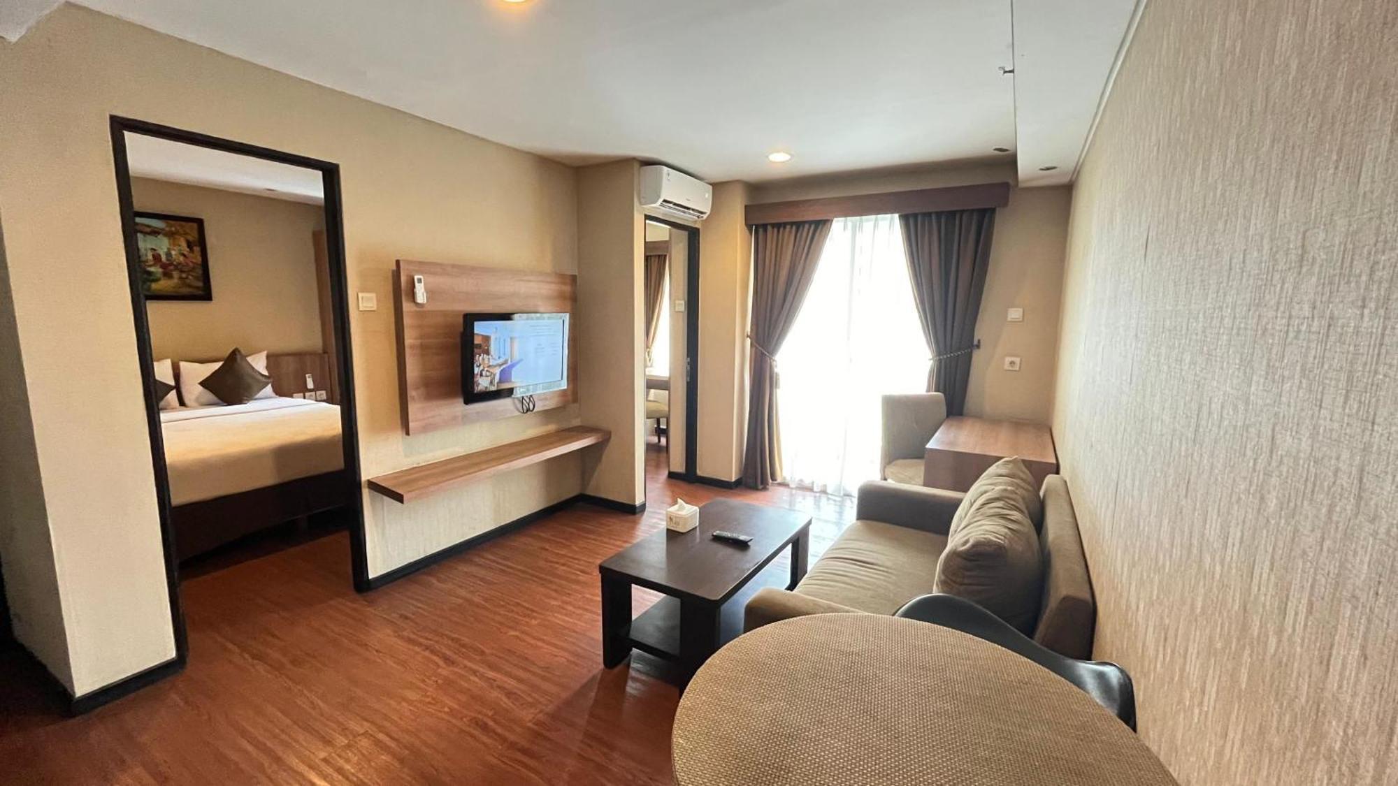 Nemuru Grand Serpong Panunggangah Luaran gambar