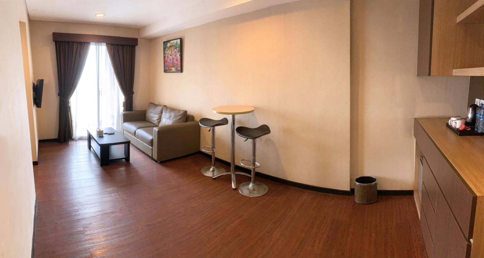 Nemuru Grand Serpong Panunggangah Luaran gambar