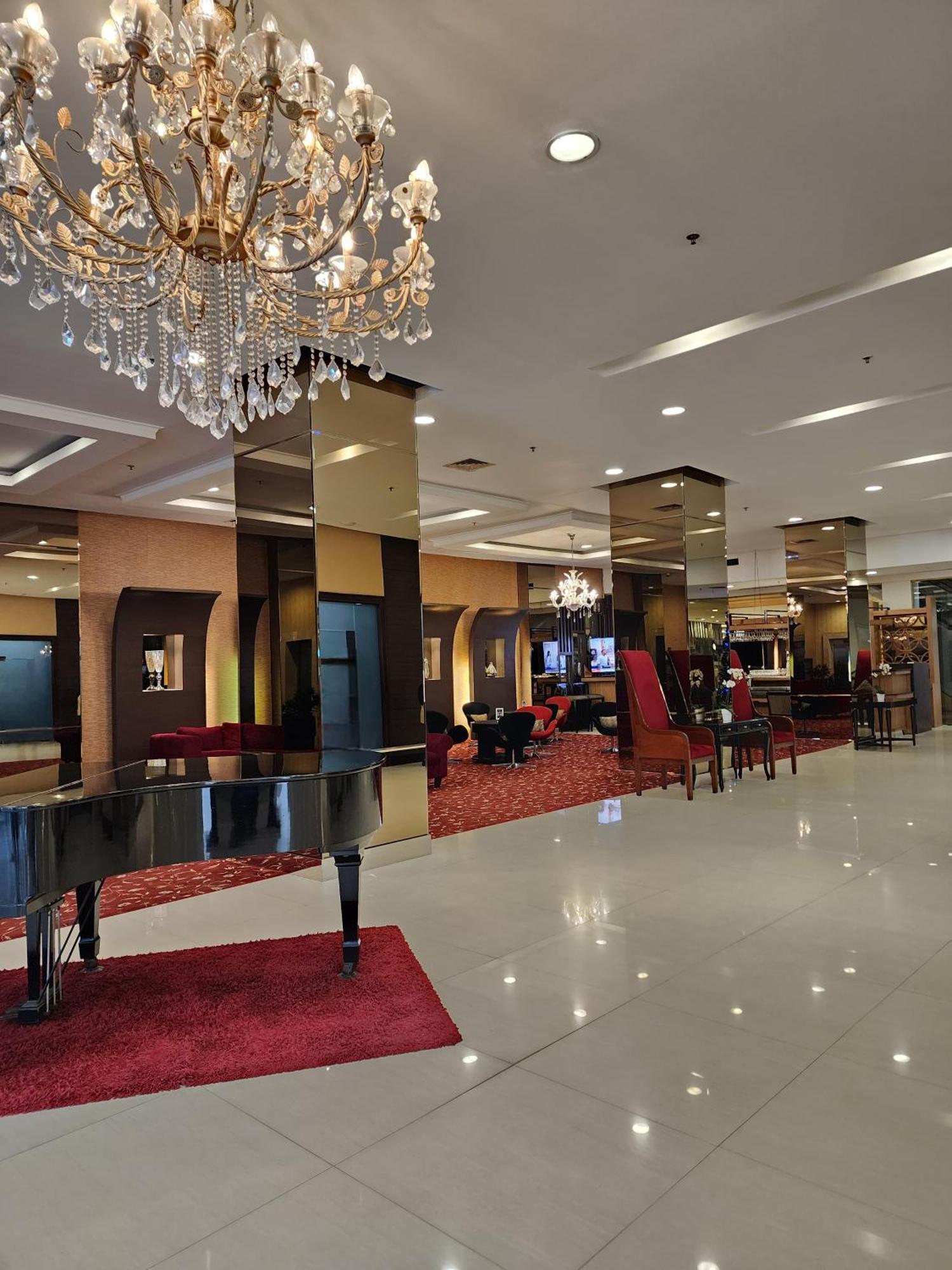 Nemuru Grand Serpong Panunggangah Luaran gambar